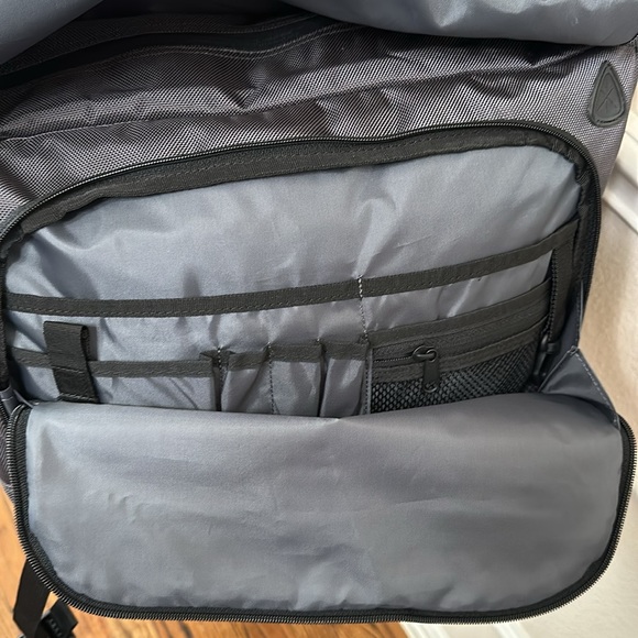 Rick Steves LAPTOP MESSENGER BAG - grey/blk - Picture 8 of 16